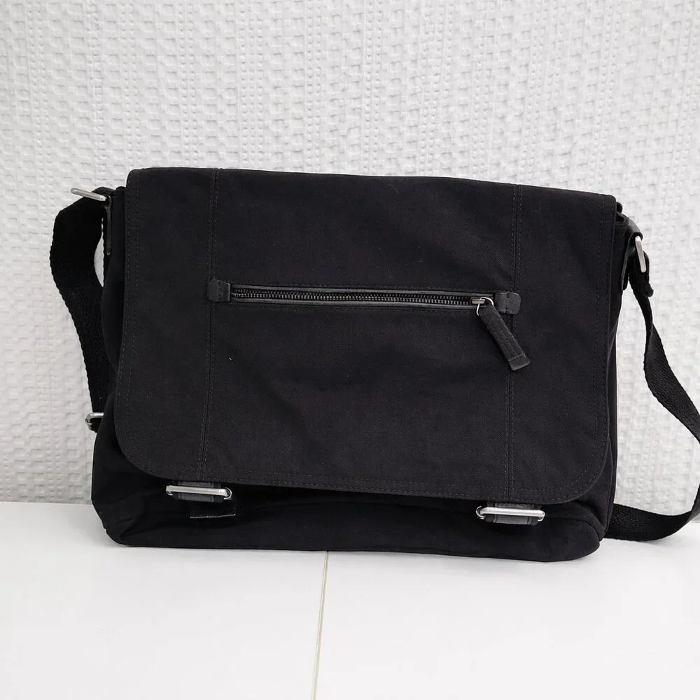 Banana Republic Black Messenger Laptop Bag Adjustable Strap Work Travel - Picture 2 of 13